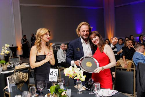 Sea 180 Coastal Tavern | Pier South Resort Best Hotel Casual Gold Medallion Winner